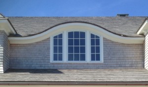 Assembly installed on the building